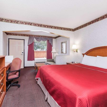 Travelodge By Wyndham Chattanooga/Hamilton Place Exterior photo